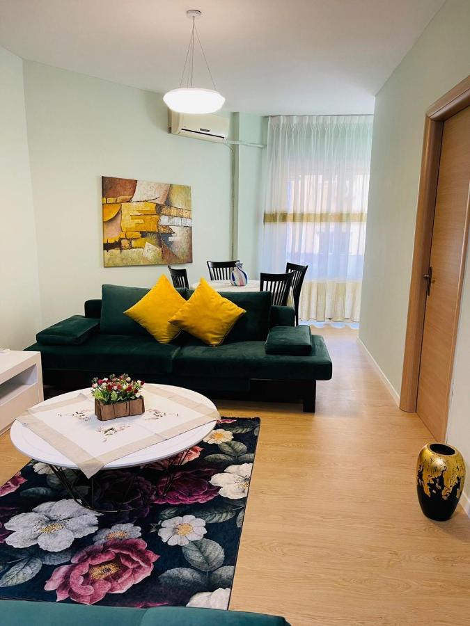New Apartment In Center Of تيرانا المظهر الخارجي الصورة